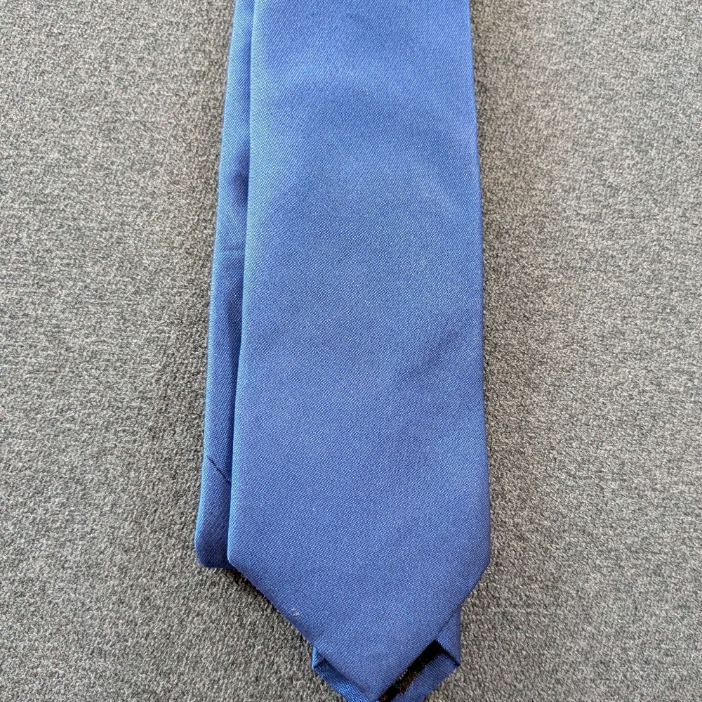 Blue Silk Men DKNY Tie 2.5 Inch Width